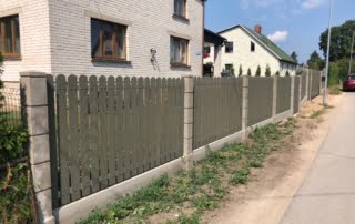 KOMPOZĪTMATERIĀLA ŽOGI – WPC, Aluzinc, metāla žogi, metāla sētas, metāla vārti, bīdāmie vārti Rīgā