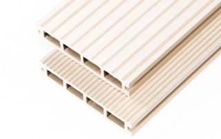 KOMPOZĪTMATERIĀLA ŽOGI – WPC, Aluzinc, metāla žogi, metāla sētas, metāla vārti, bīdāmie vārti Rīgā