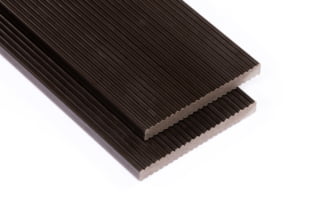 KOMPOZĪTMATERIĀLA ŽOGI – WPC, Aluzinc, metāla žogi, metāla sētas, metāla vārti, bīdāmie vārti Rīgā