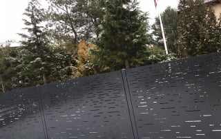 Žogi – Lāzergriešana Rīgā Žogi – Lāzergriešana Rīgā, Aluzinc, metāla žogi, metāla sētas, metāla vārti, bīdāmie vārti Rīgā